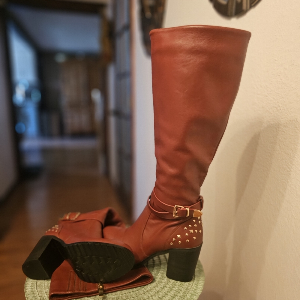 Boots brand new.
